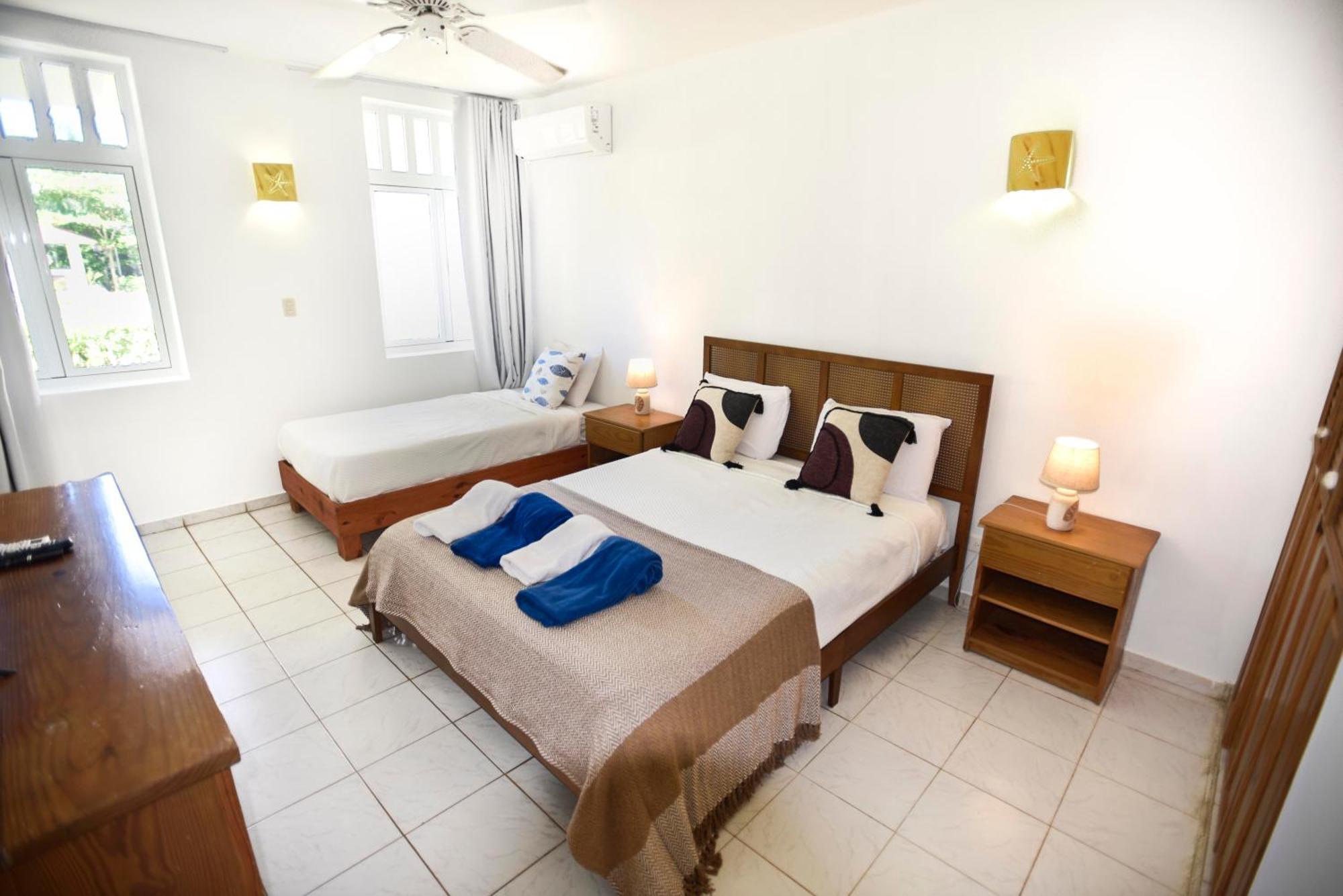 El Pelicano Apart-Hotel Las Galeras Exteriör bild
