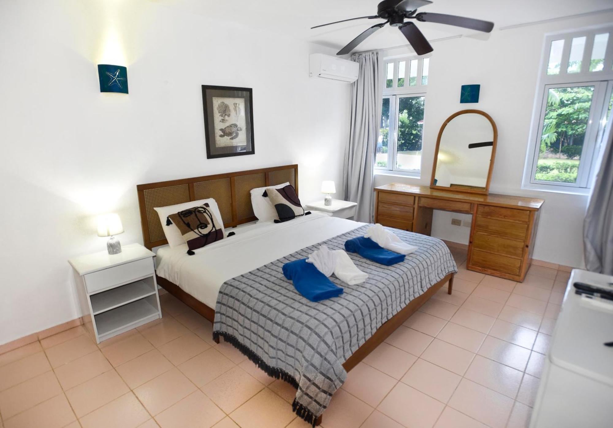 El Pelicano Apart-Hotel Las Galeras Exteriör bild