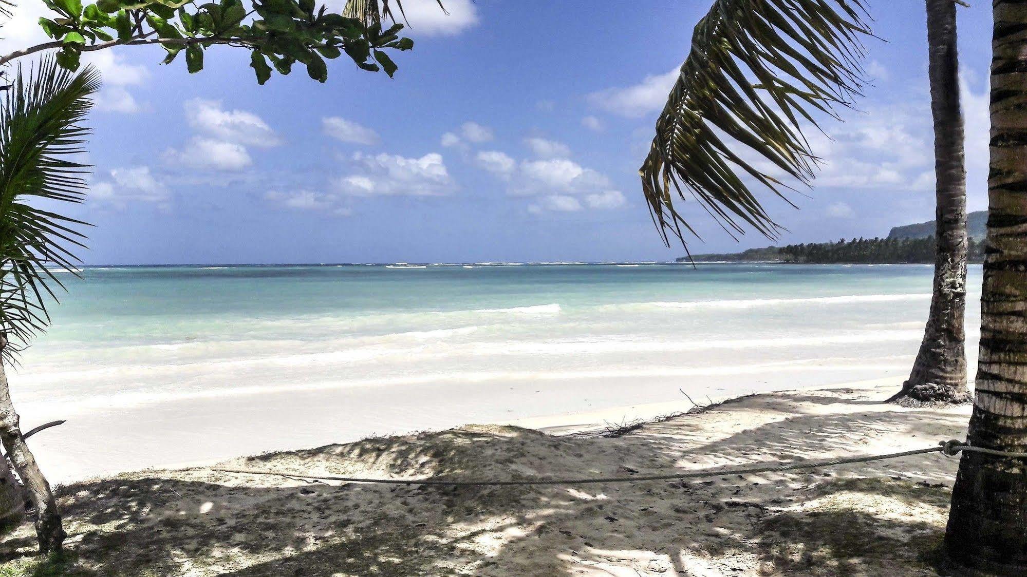 El Pelicano Apart-Hotel Las Galeras Exteriör bild